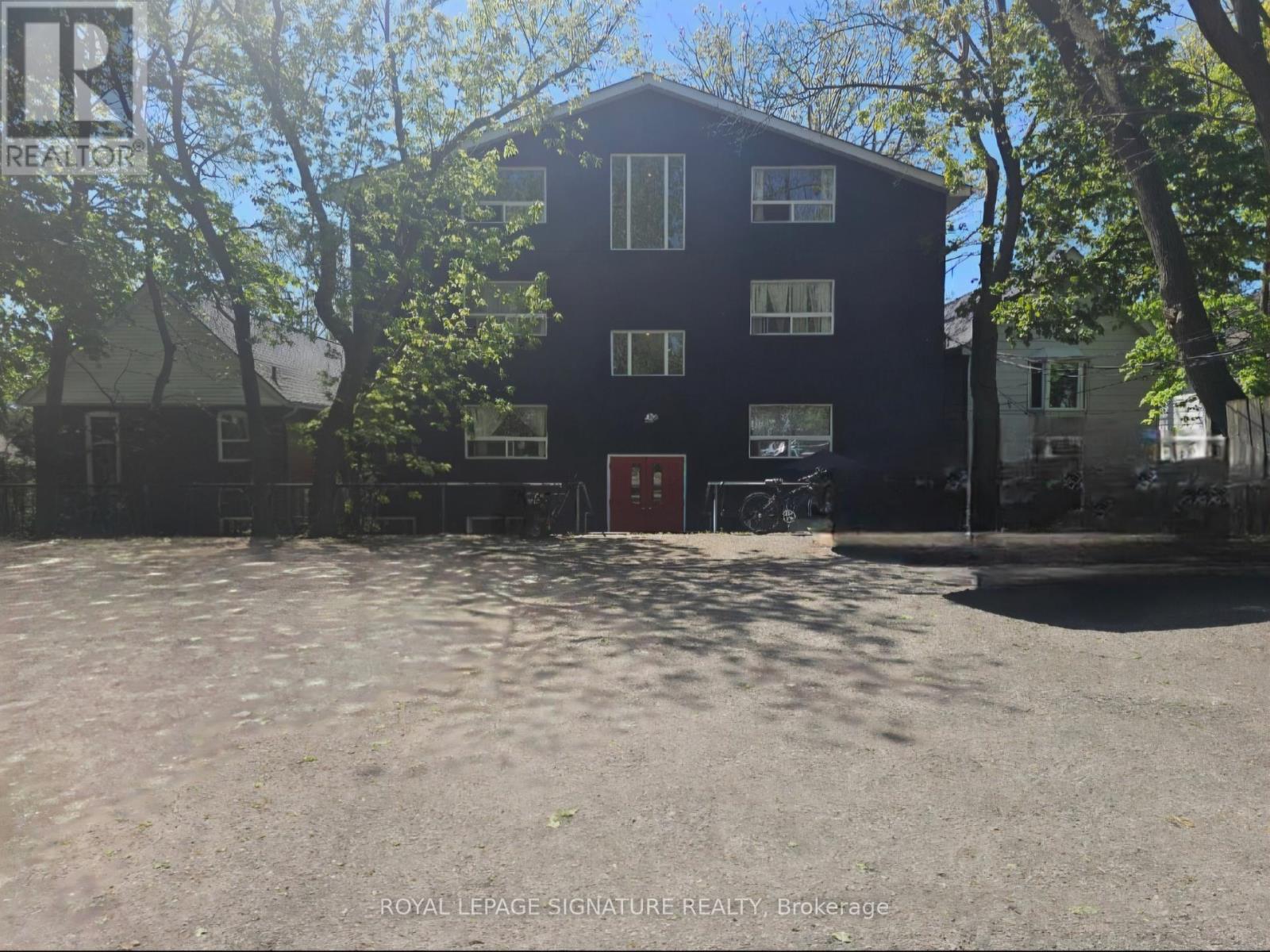 2 - 10 Ivy Avenue, Toronto, Ontario  M4L 2H7 - Photo 2 - E13417686