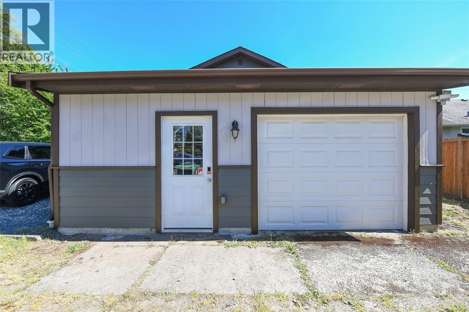1215 10th St, Courtenay, British Columbia  V9N 1R8 - Photo 6 - 1039043