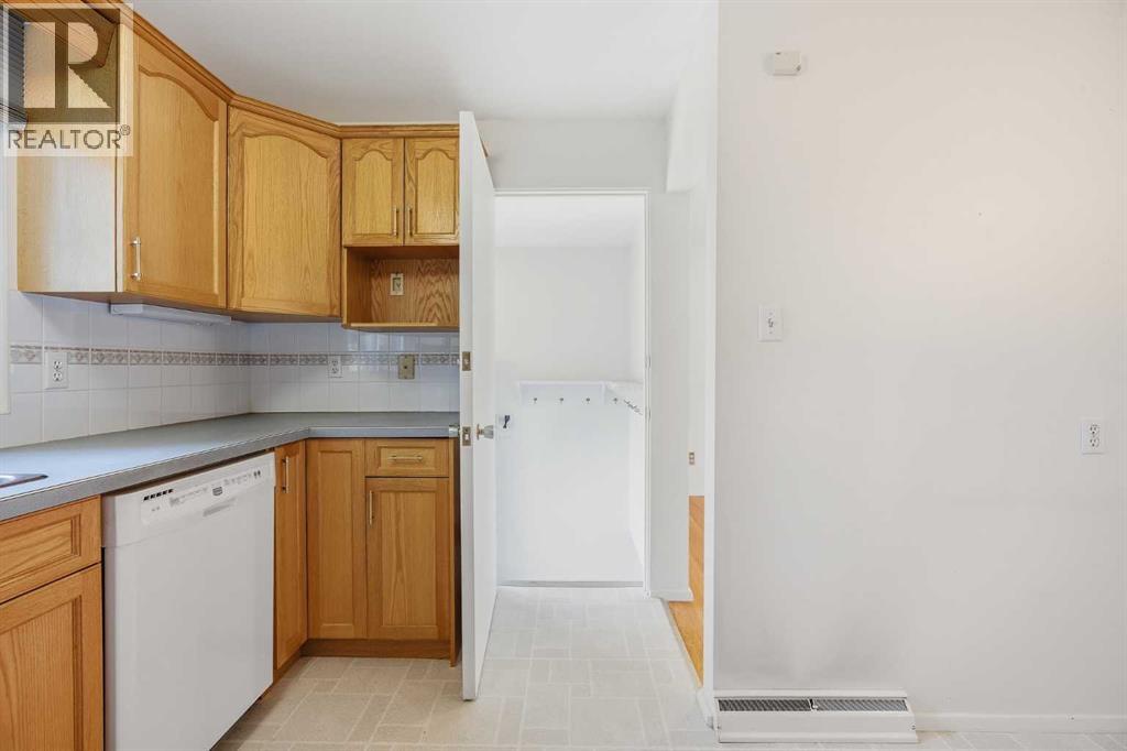 3227 Boulton Road Nw, Calgary, Alberta  T2L 1M2 - Photo 12 - A2317997
