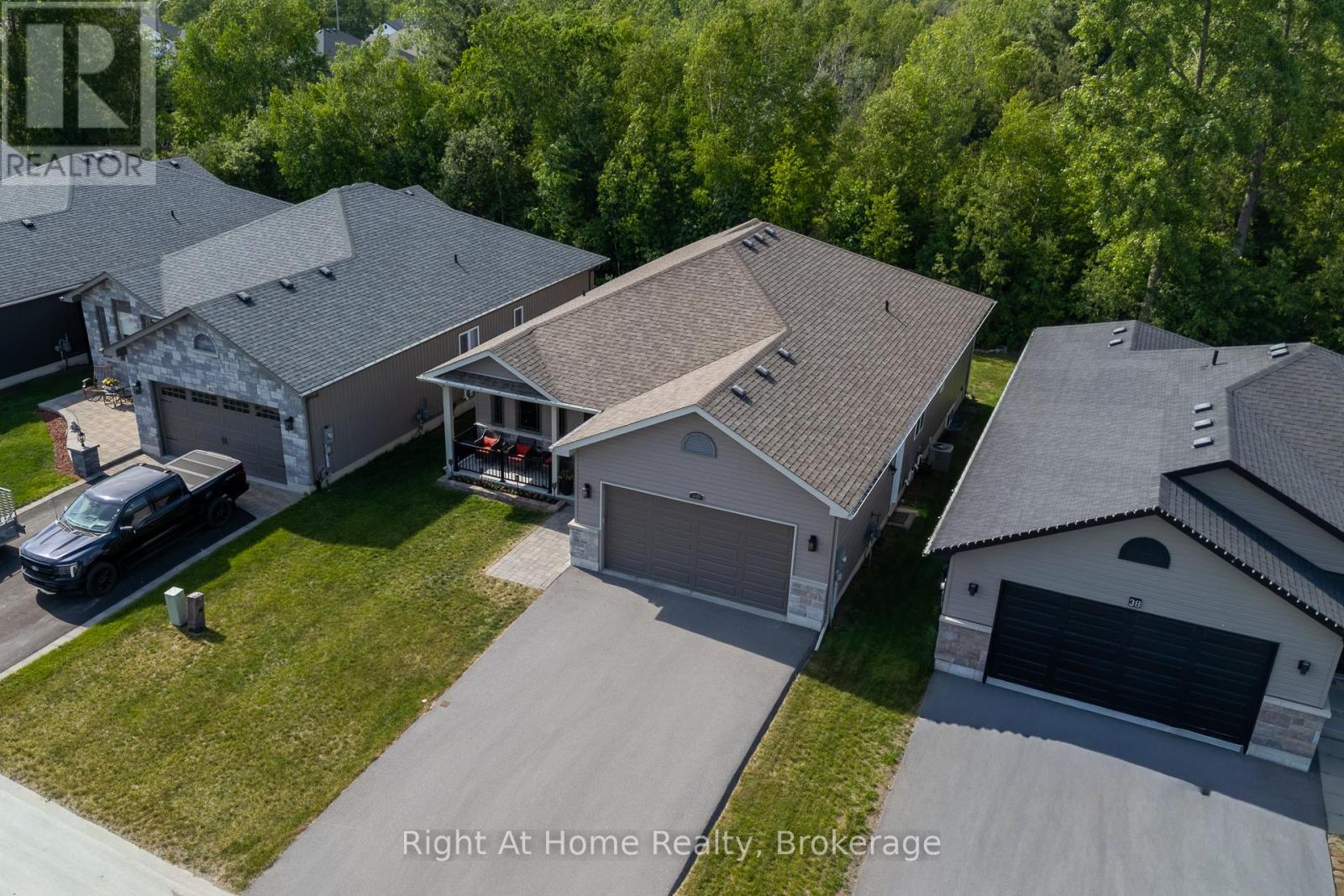 40 Birchmount Street, Quinte West, Ontario  K8V 0A8 - Photo 2 - X13413040