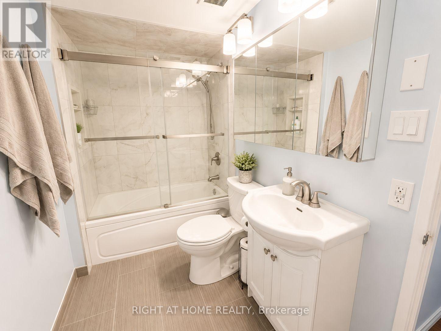 Ph12 - 1055 Bay Street, Toronto, Ontario  M5S 3A3 - Photo 16 - C13417766