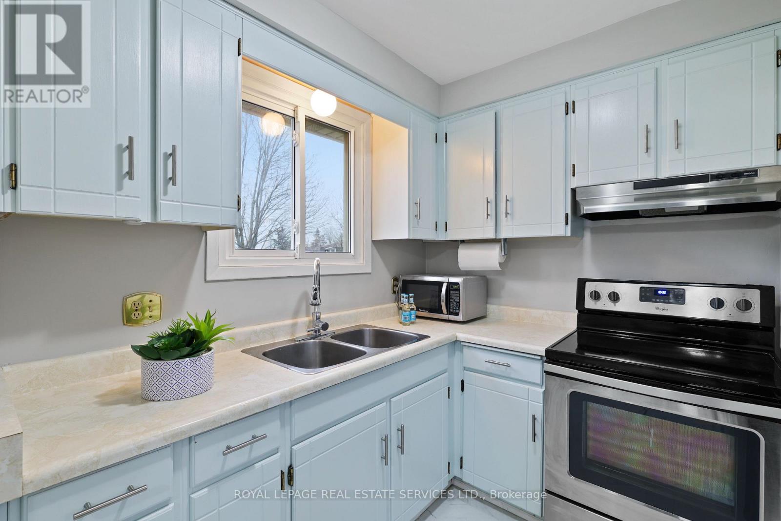 38 Deerfield Parkway, Thorold (Allanburg/thorold South), Ontario  L2V 4B4 - Photo 4 - X13417784