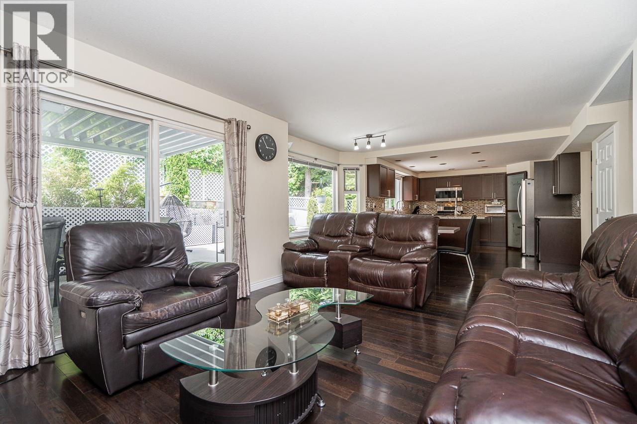 1687 Plateau Crescent, Coquitlam, British Columbia  V3E 3B3 - Photo 15 - R3133795