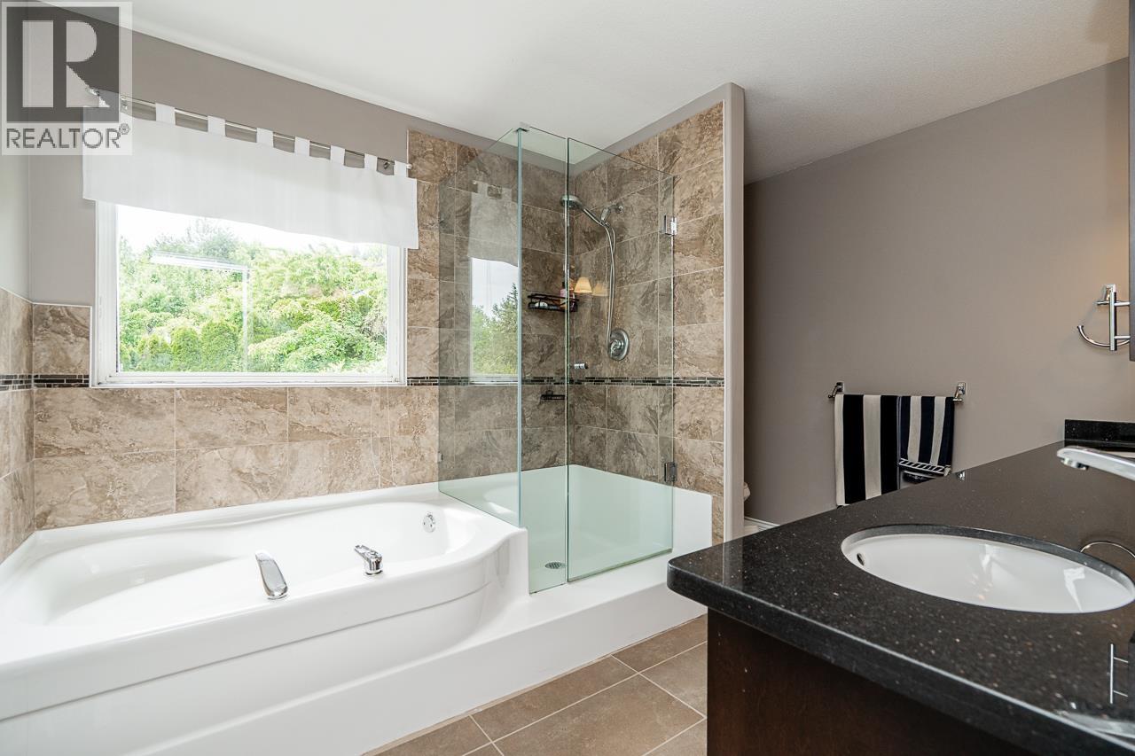 1687 Plateau Crescent, Coquitlam, British Columbia  V3E 3B3 - Photo 21 - R3133795