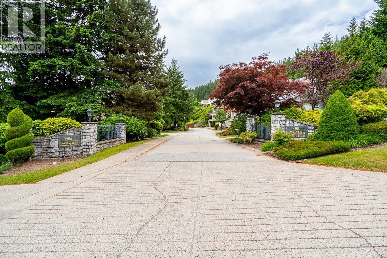 1687 Plateau Crescent, Coquitlam, British Columbia  V3E 3B3 - Photo 3 - R3133795