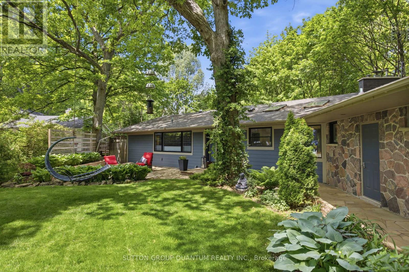 1319 South Aldo Drive, Mississauga, Ontario  L5H 3E7 - Photo 2 - W12793932