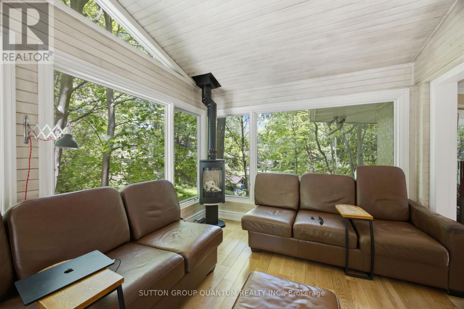 1319 South Aldo Drive, Mississauga, Ontario  L5H 3E7 - Photo 6 - W12793932