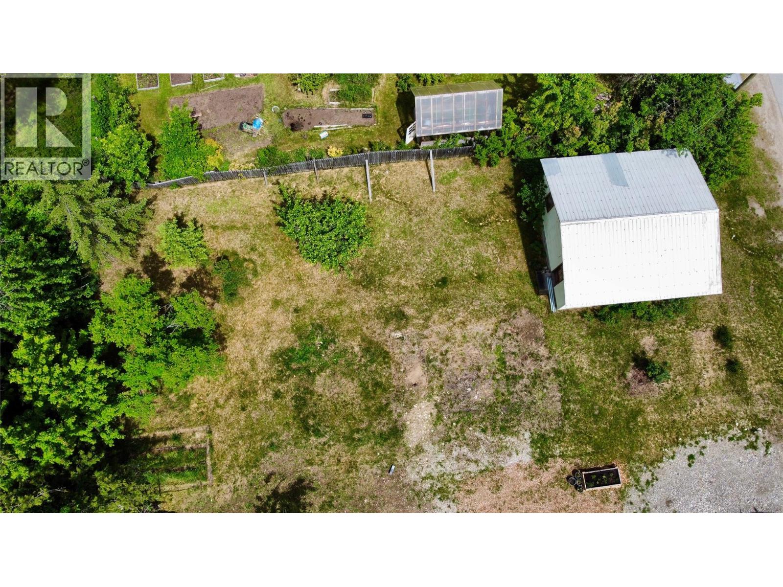 611 Slocan Street, Slocan, British Columbia V0G 2C0 - Photo 5 - 10390482