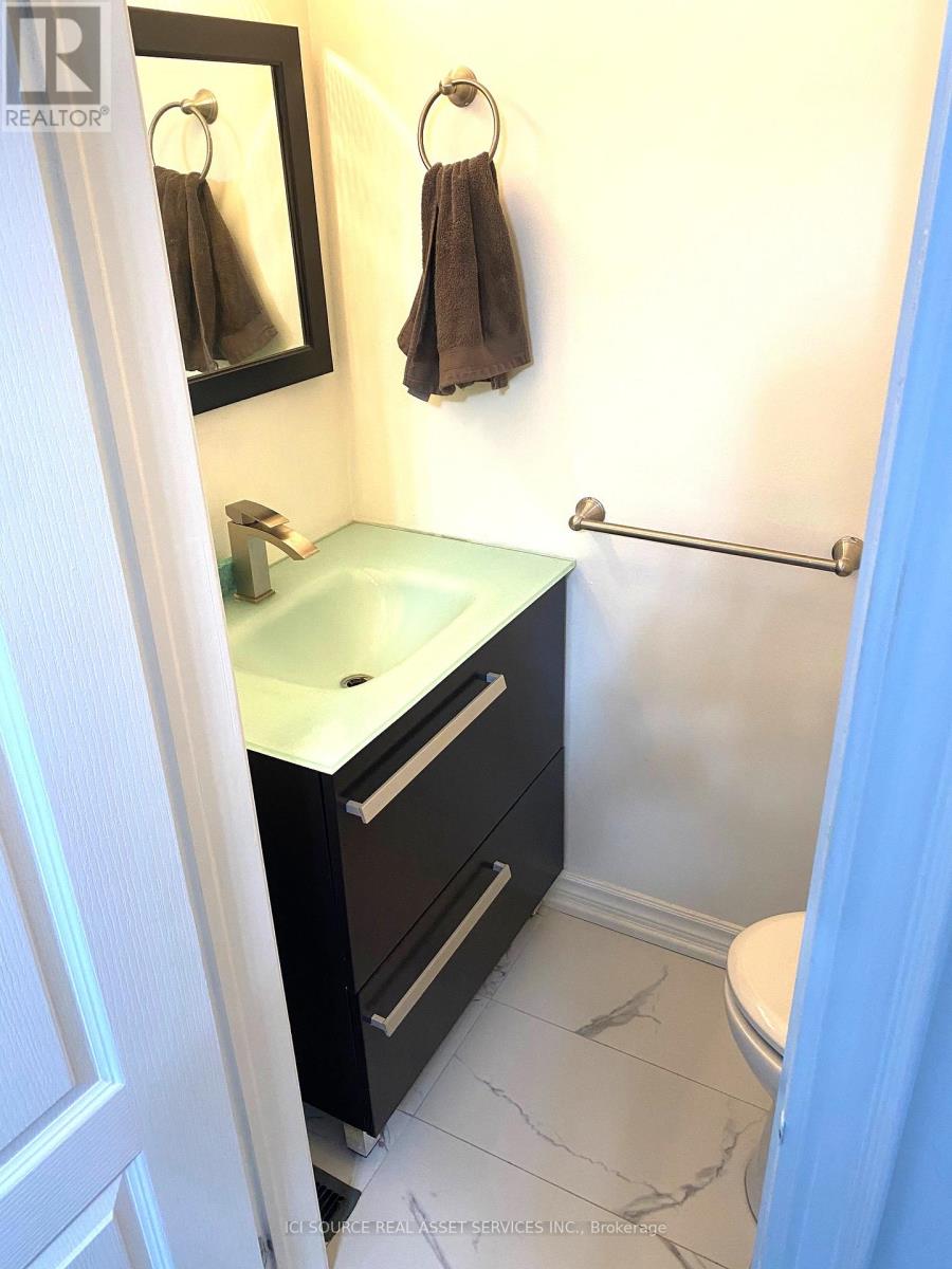 203 Three Valleys Drive, Toronto, Ontario  M3A 3L7 - Photo 13 - C13412916
