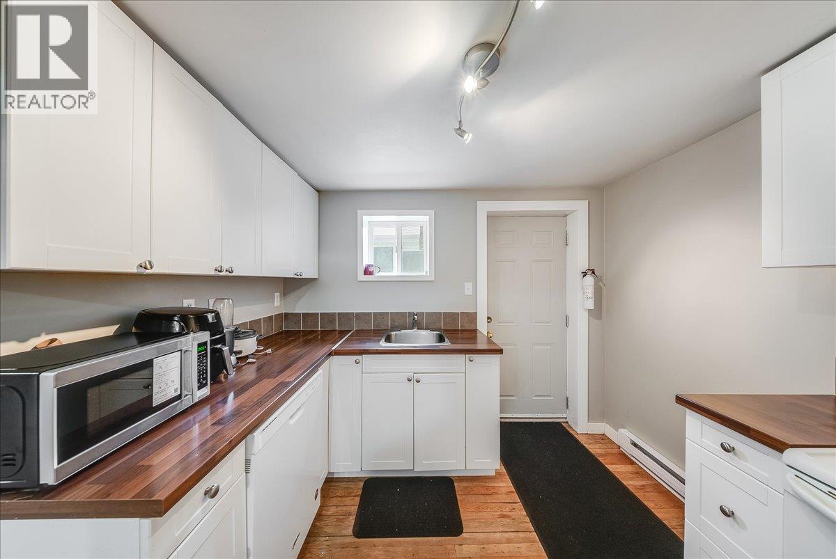 542 Spokane Street, Trail, British Columbia V1R 3V8 - Photo 6 - 10389888
