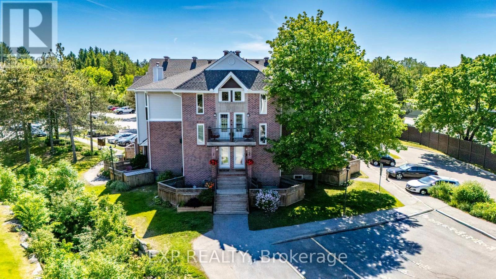 7 - 2 STONEBANK CRESCENT, Ottawa, Ontario