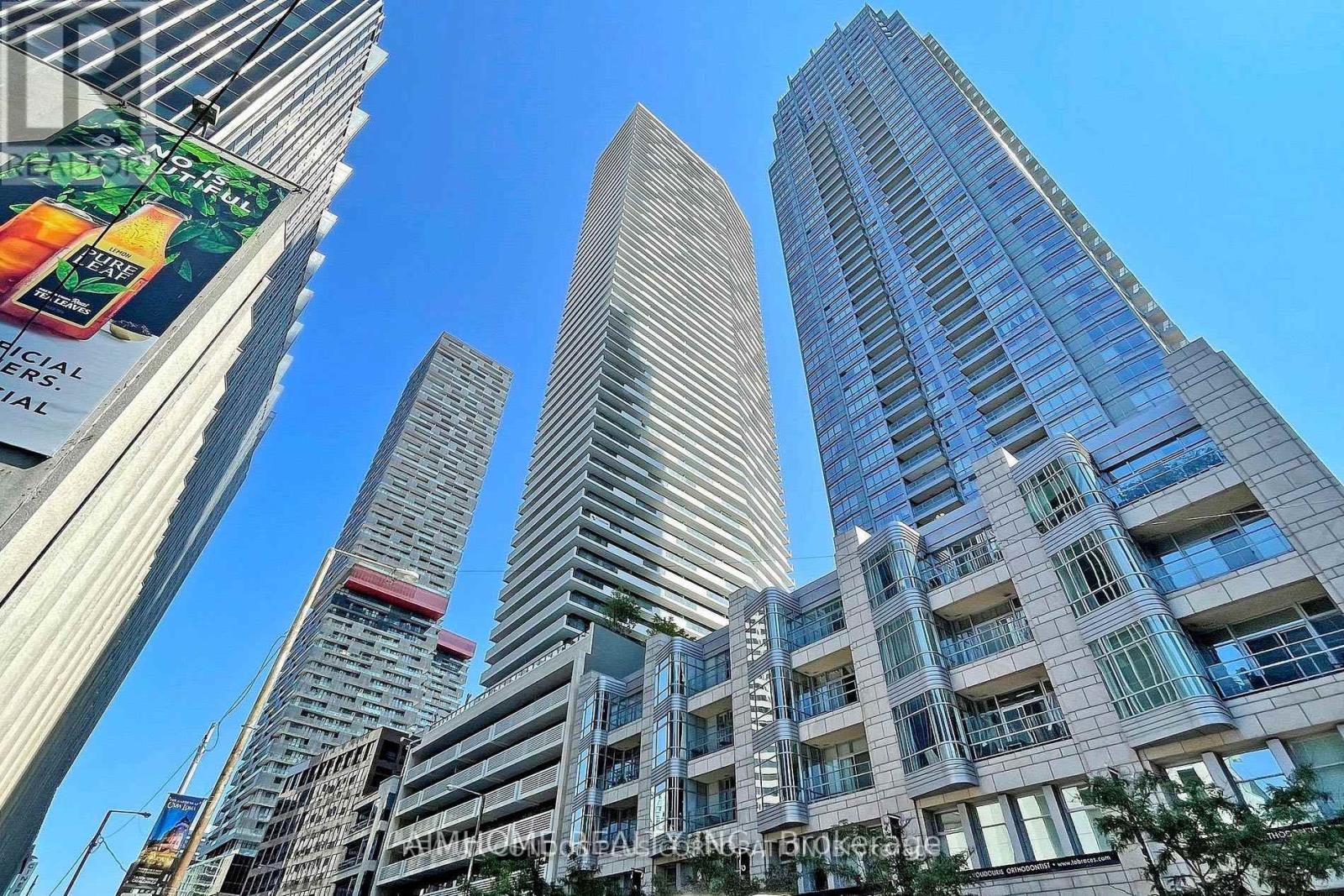 5202 - 2221 Yonge Street, Toronto, Ontario  N4S 2B4 - Photo 2 - C13233150