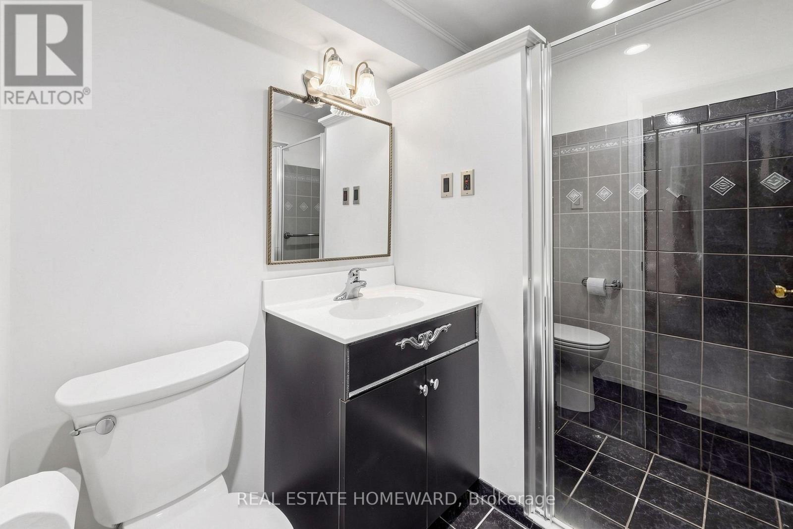 40 Donora Drive, Toronto, Ontario  M4B 1B5 - Photo 11 - E13417910