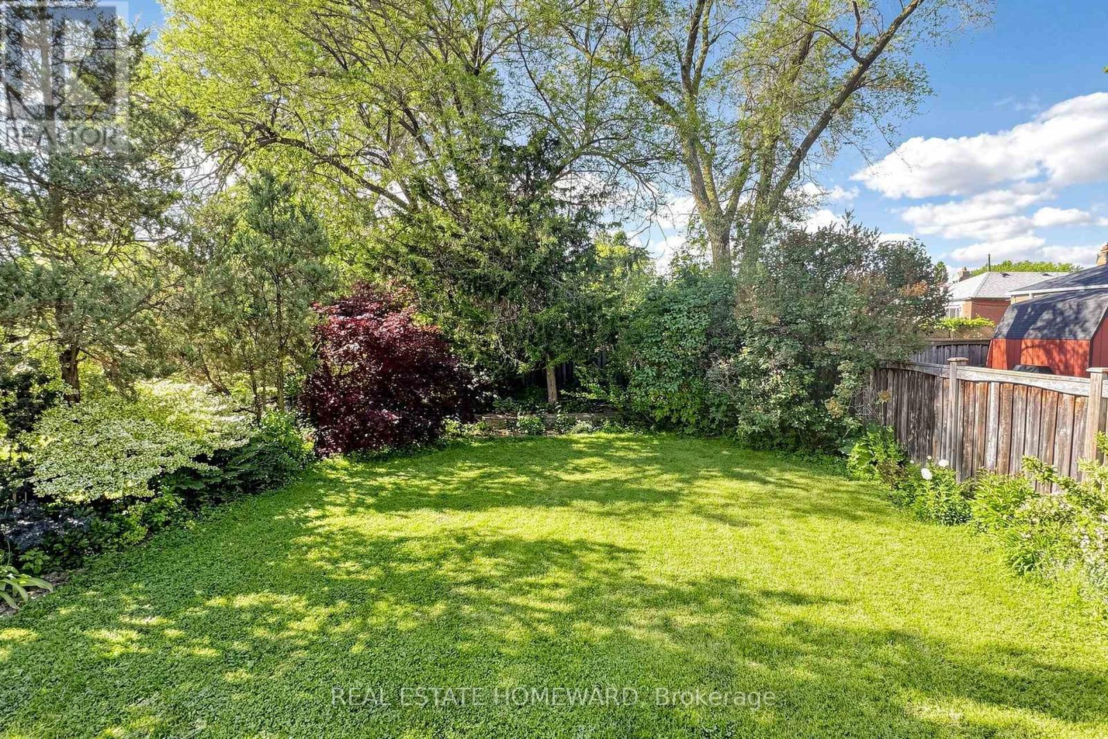 40 Donora Drive, Toronto, Ontario  M4B 1B5 - Photo 23 - E13417910