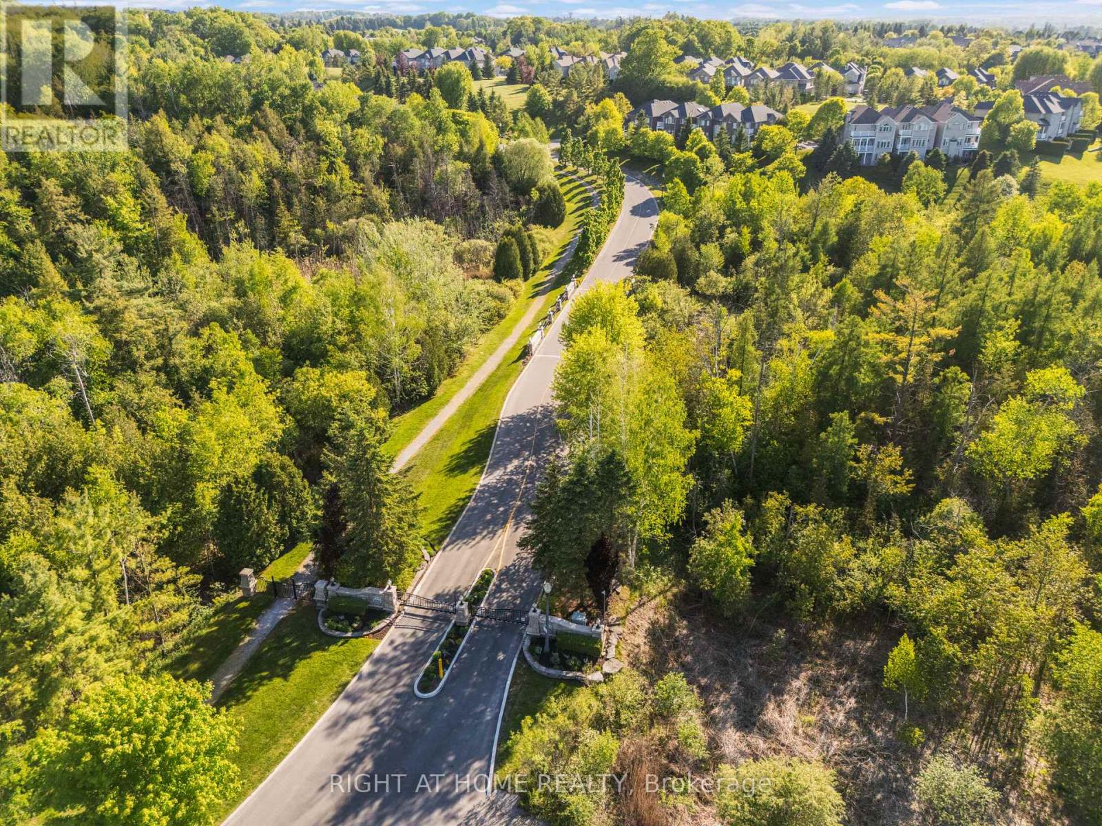 5b - 405 Crossing Bridge Place, Aurora, Ontario  L4G 7N1 - Photo 4 - N13417872