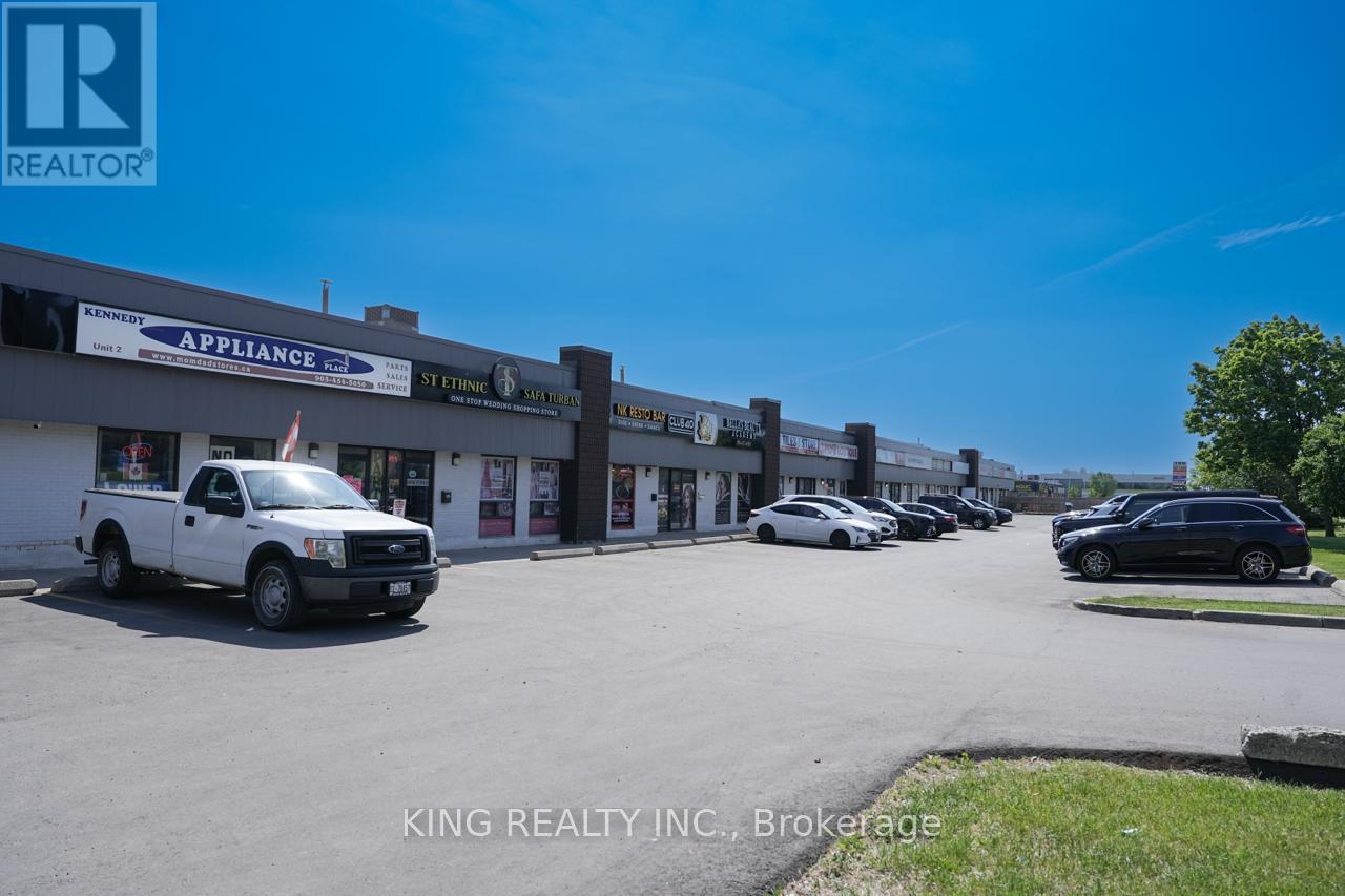 4 - 158 Kennedy Road S, Brampton (Bram West), Ontario  L6W 1E2 - Photo 3 - W13417924