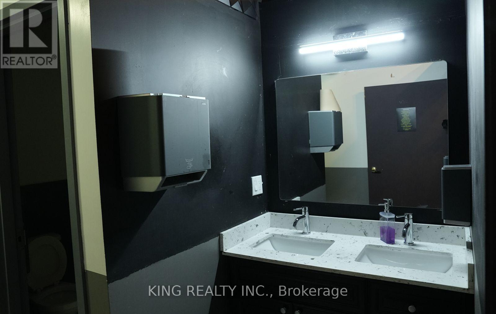 4 - 158 Kennedy Road S, Brampton (Bram West), Ontario  L6W 1E2 - Photo 34 - W13417924