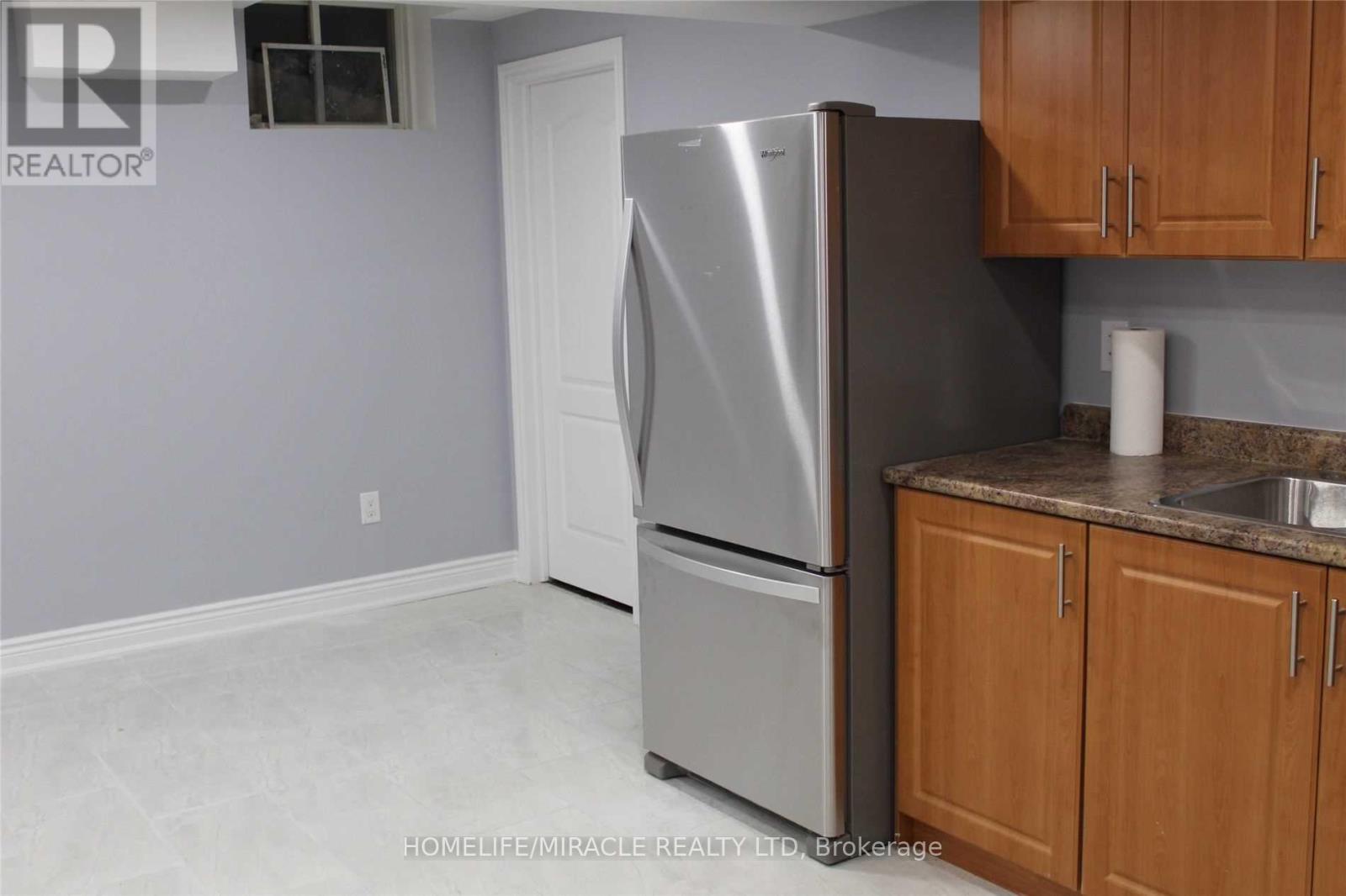 Bsmt - 11 Emmett Circle, Brampton (Fletcher's Meadow), Ontario  L7A 3M3 - Photo 3 - W13417932