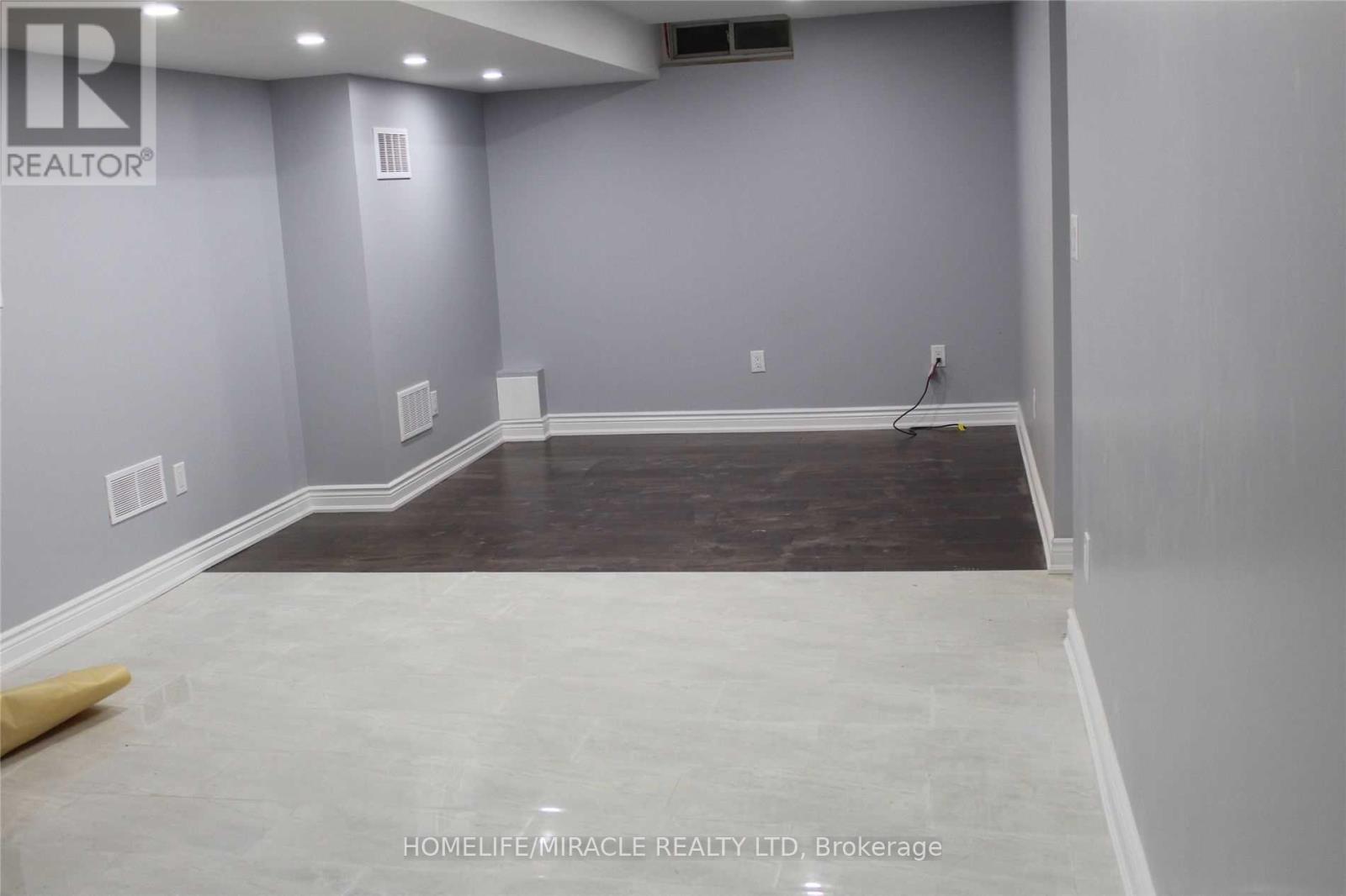 Bsmt - 11 Emmett Circle, Brampton (Fletcher's Meadow), Ontario  L7A 3M3 - Photo 4 - W13417932