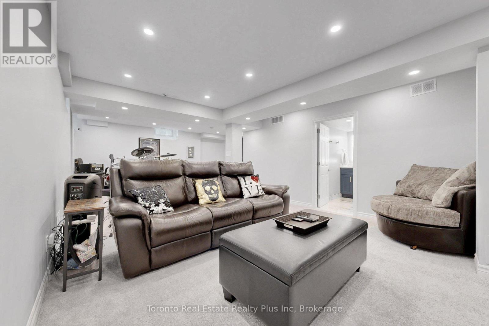 14 Riel Drive, Richmond Hill, Ontario  L4E 4W4 - Photo 40 - N13417664