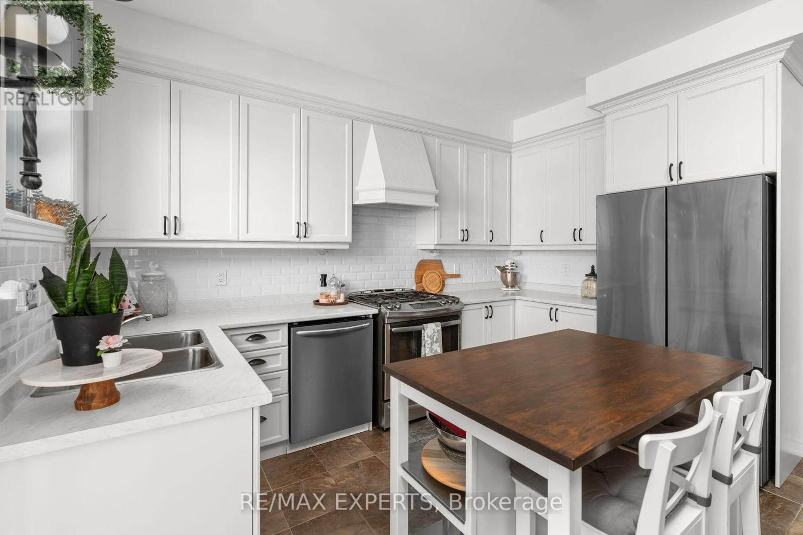 8 Jackson Drive, New Tecumseth, Ontario  L0G 1W0 - Photo 17 - N13417934