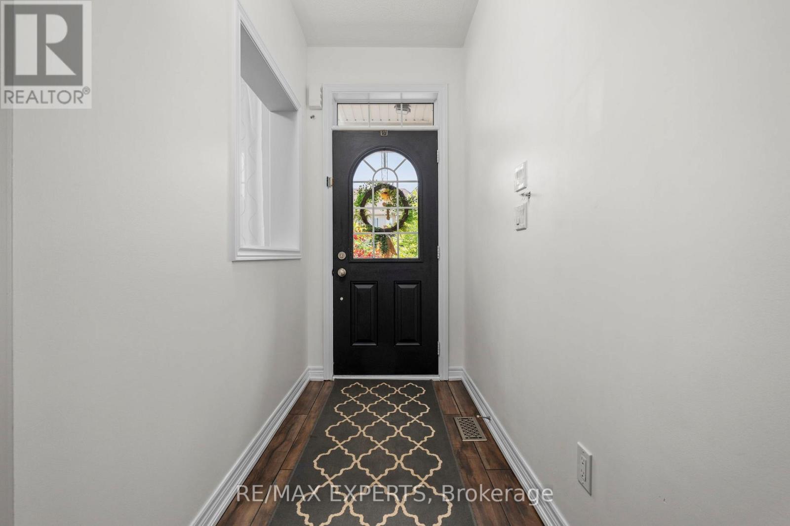 8 Jackson Drive, New Tecumseth, Ontario  L0G 1W0 - Photo 6 - N13417934