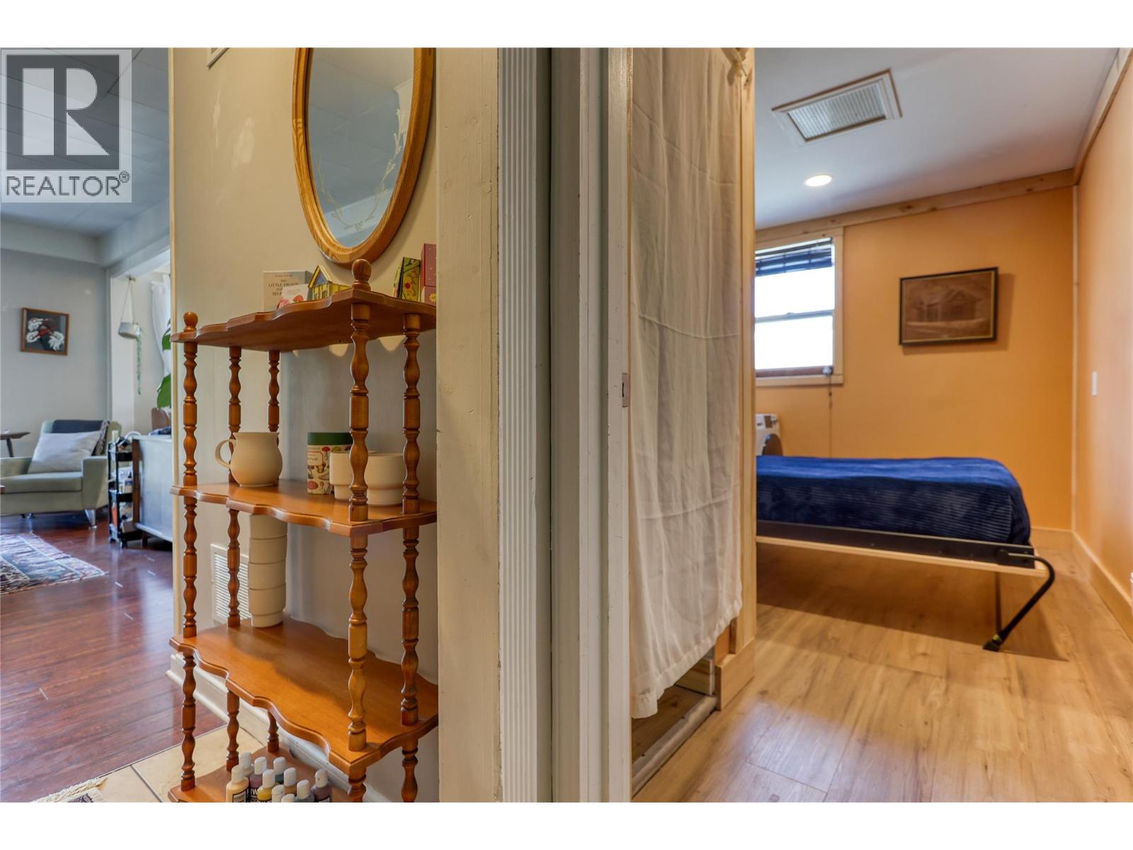2044 Washington Street Unit# 10, Rossland, British Columbia V0G 1Y0 - Photo 12 - 10389795