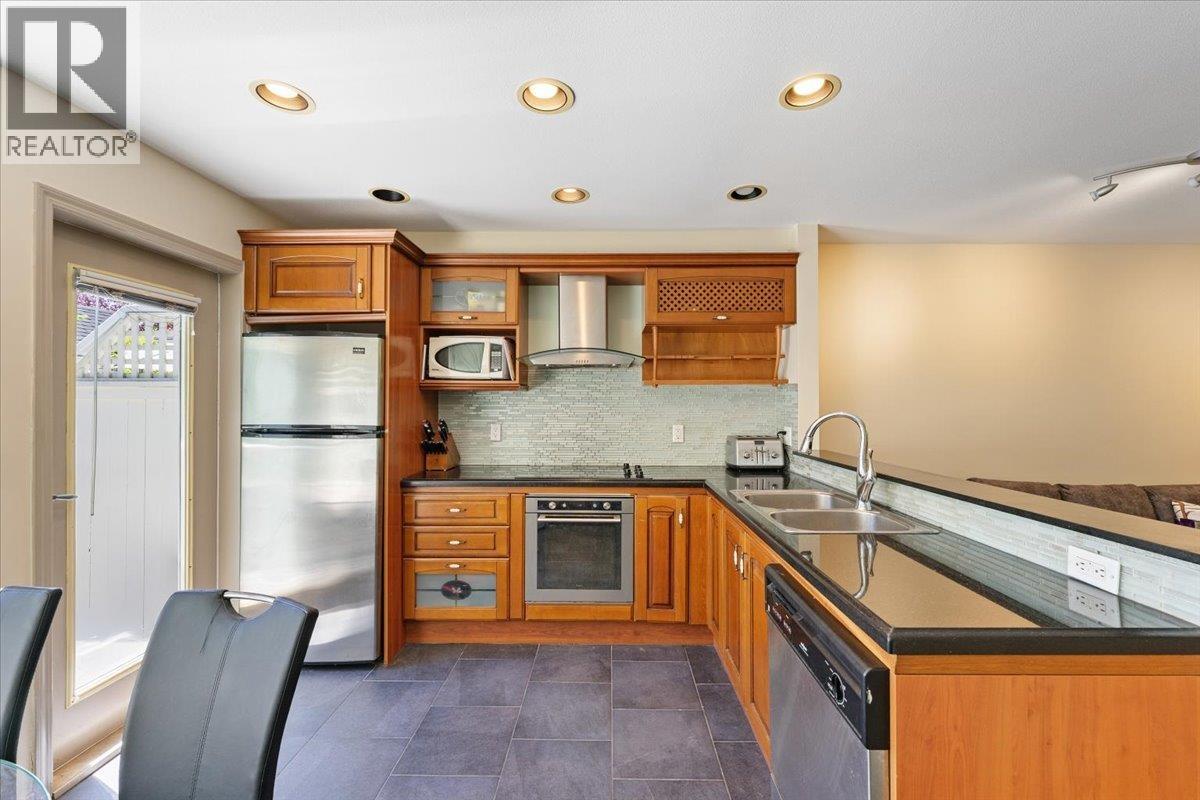 6878 Village Grn, Burnaby, British Columbia  V5E 4K9 - Photo 18 - R3133561