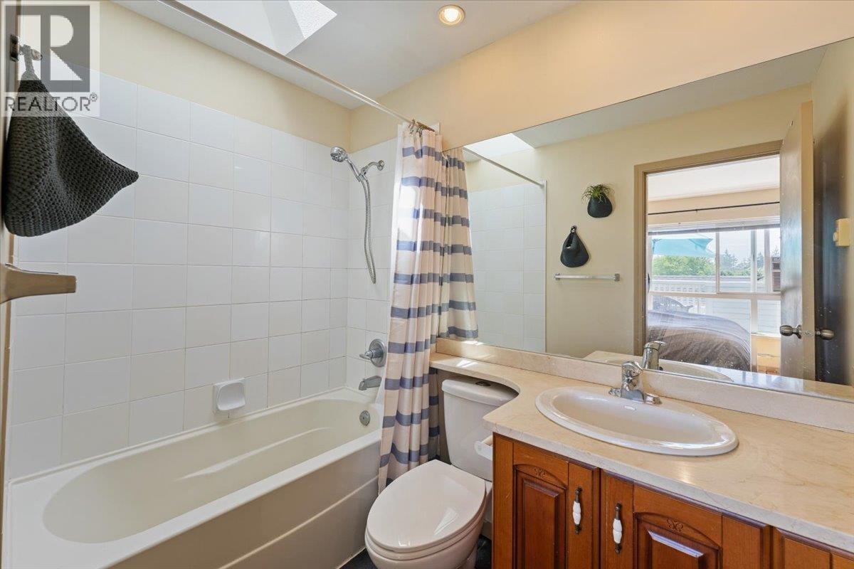 6878 Village Grn, Burnaby, British Columbia  V5E 4K9 - Photo 13 - R3133561