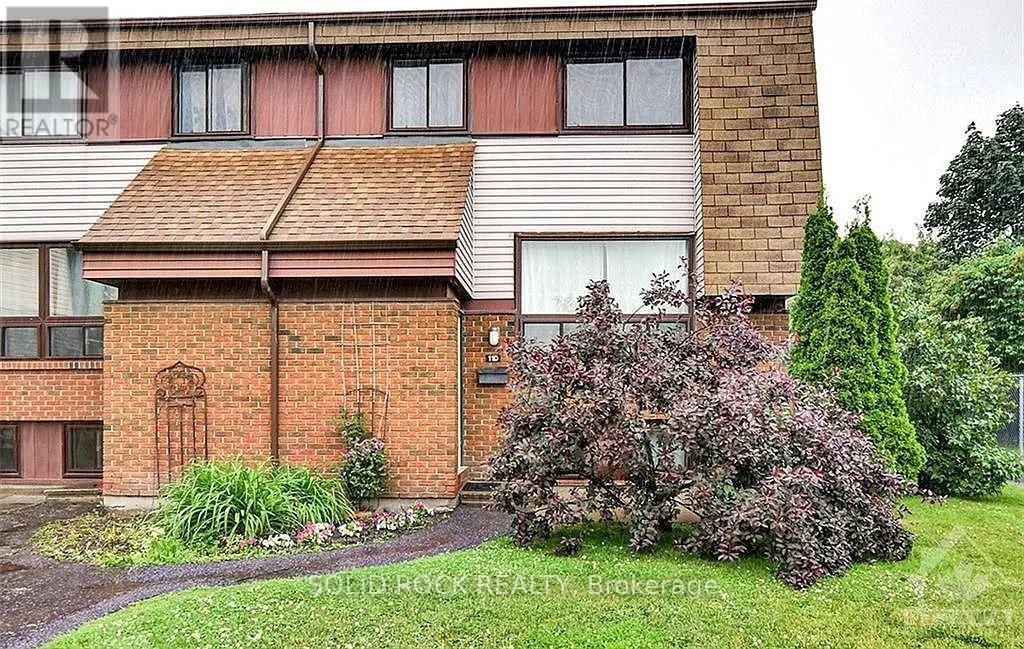 D - 11 WOODVALE GREEN W, Ottawa, Ontario