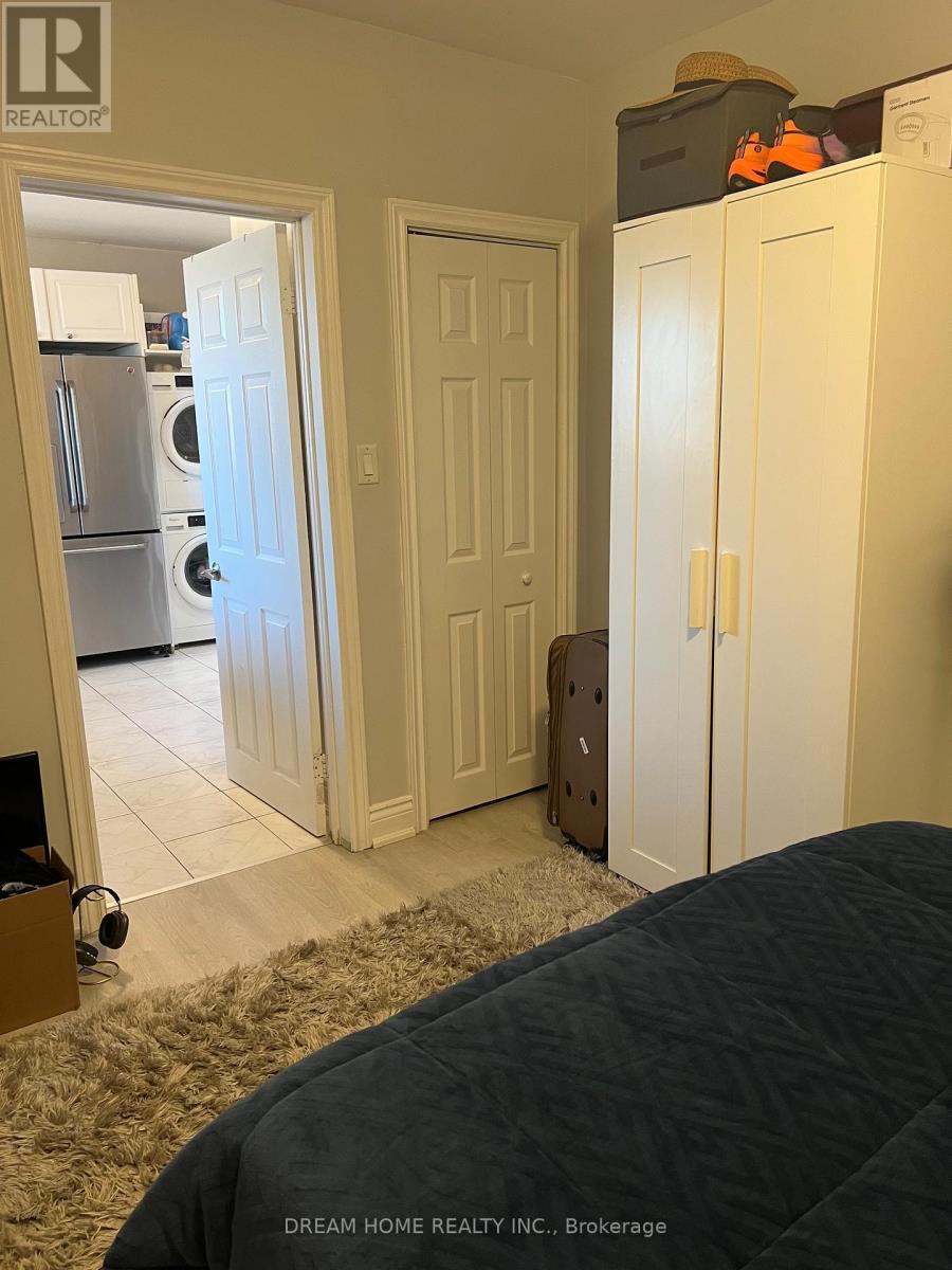Upper - 376 Blackthorn Avenue, Toronto, Ontario  M6M 3B9 - Photo 14 - W13417968
