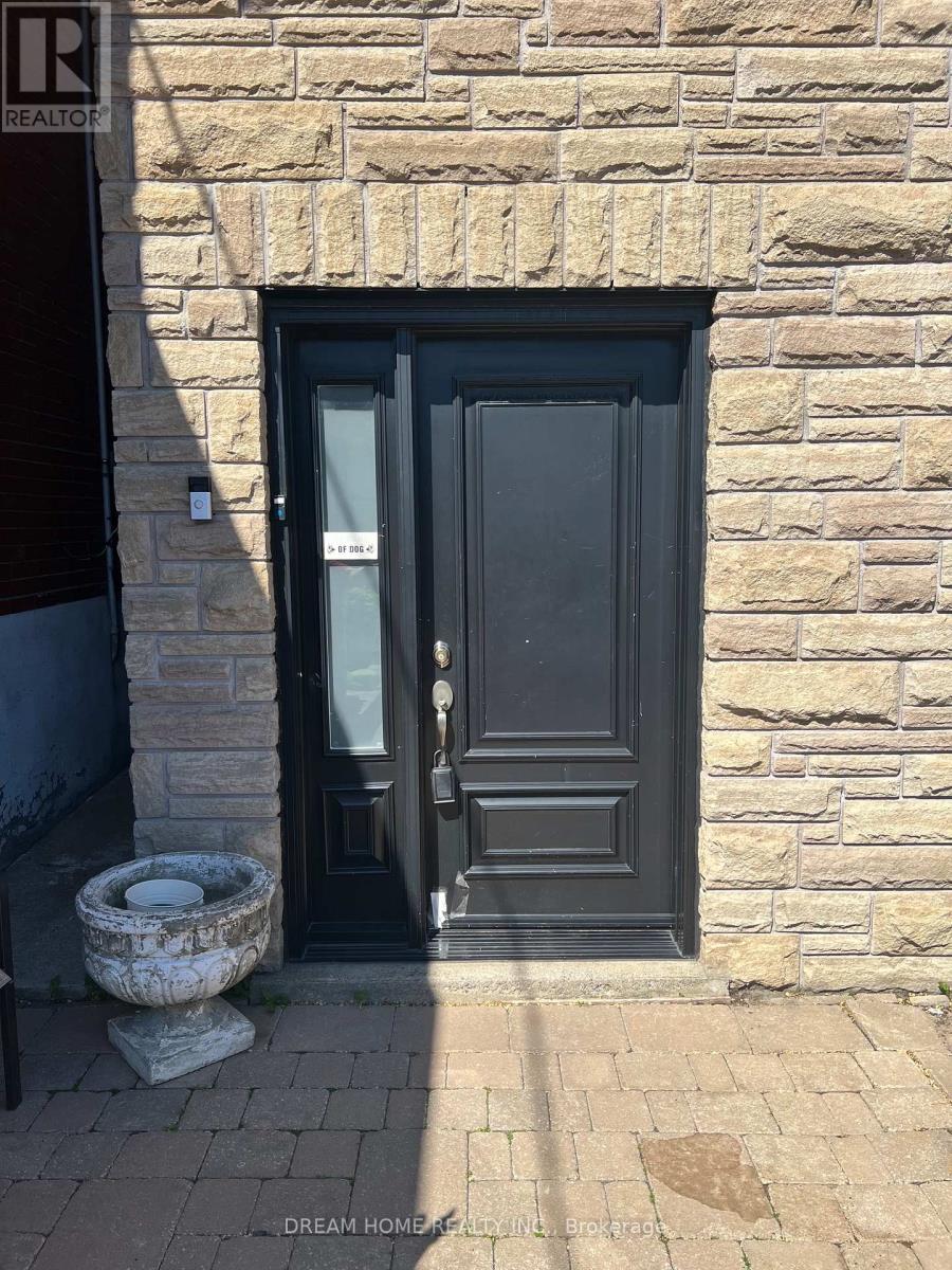 Upper - 376 Blackthorn Avenue, Toronto, Ontario  M6M 3B9 - Photo 2 - W13417968