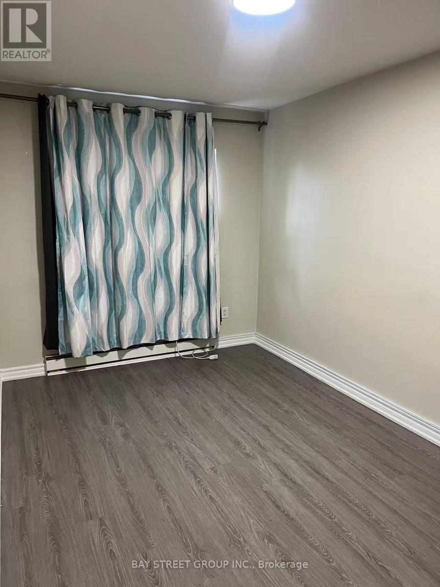 750 Wilson Avenue, Toronto (Downsview-Roding-Cfb), Ontario  M3K 1E2 - Photo 3 - W13418006