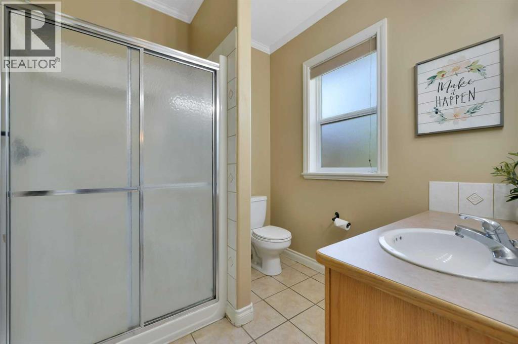1 Spruce Close, Lacombe, Alberta  T4L 2L3 - Photo 14 - A2316459