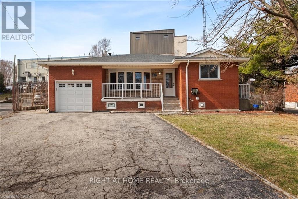 LOWER LEVEL - 134 VICTOR BOULEVARD, hamilton (greeningdon), Ontario