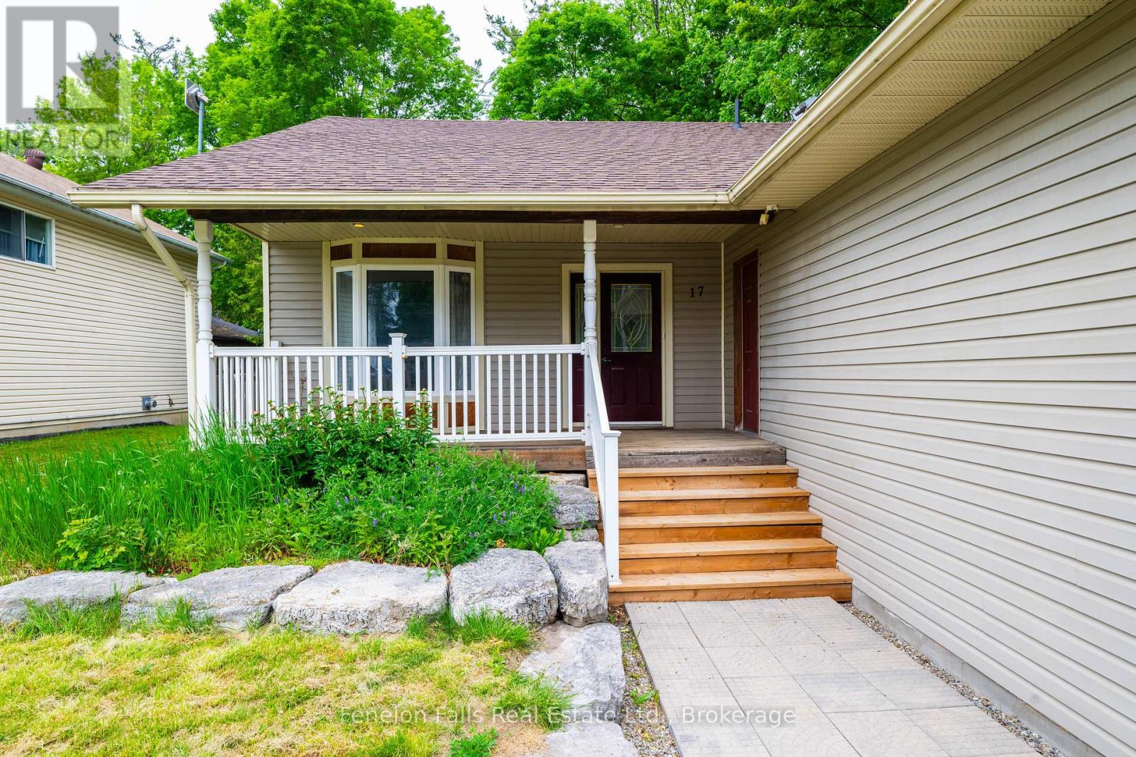 17 Short Street, Kawartha Lakes (Fenelon Falls), Ontario  K0M 1N0 - Photo 3 - X13418040