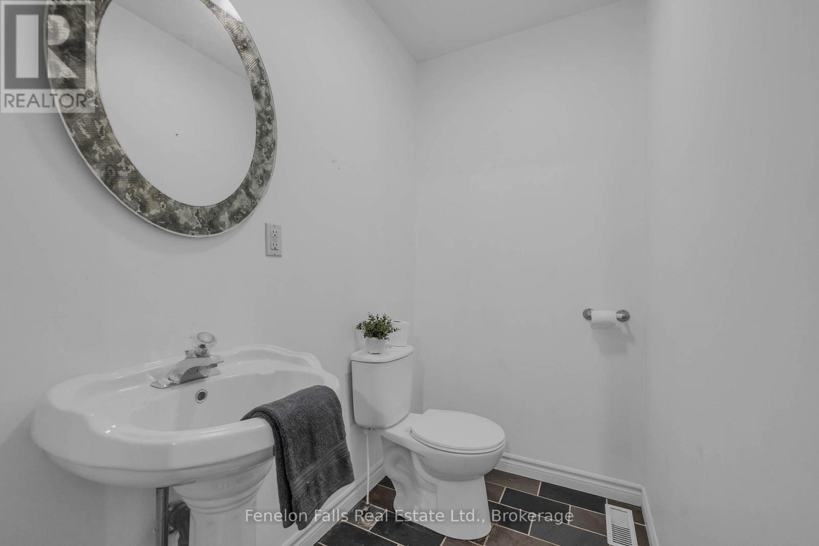 17 Short Street, Kawartha Lakes (Fenelon Falls), Ontario  K0M 1N0 - Photo 30 - X13418040