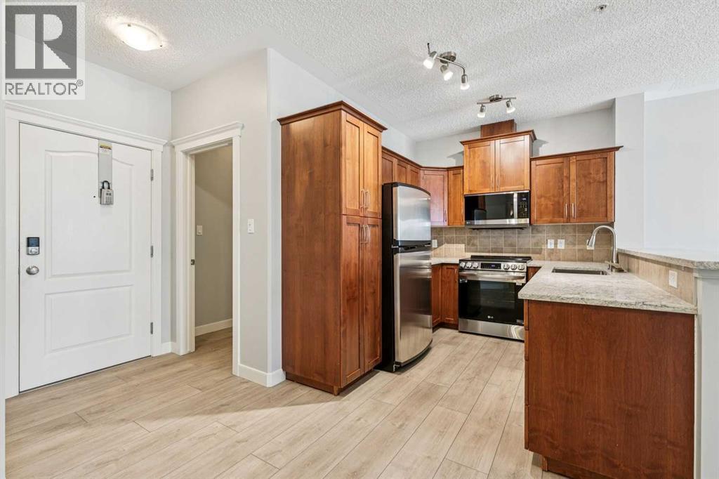 341, 20 Discovery Ridge Close SW, Calgary, Alberta  T3H 5X4 - Photo 4 - A2315563