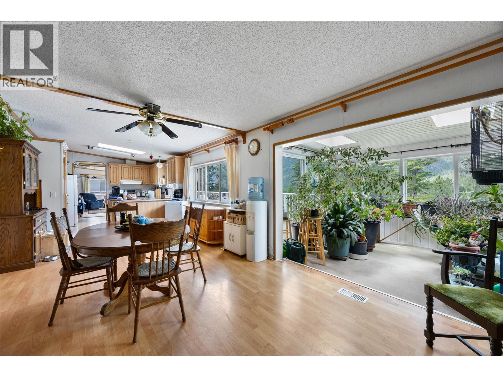 1120 Yellowhead Highway S