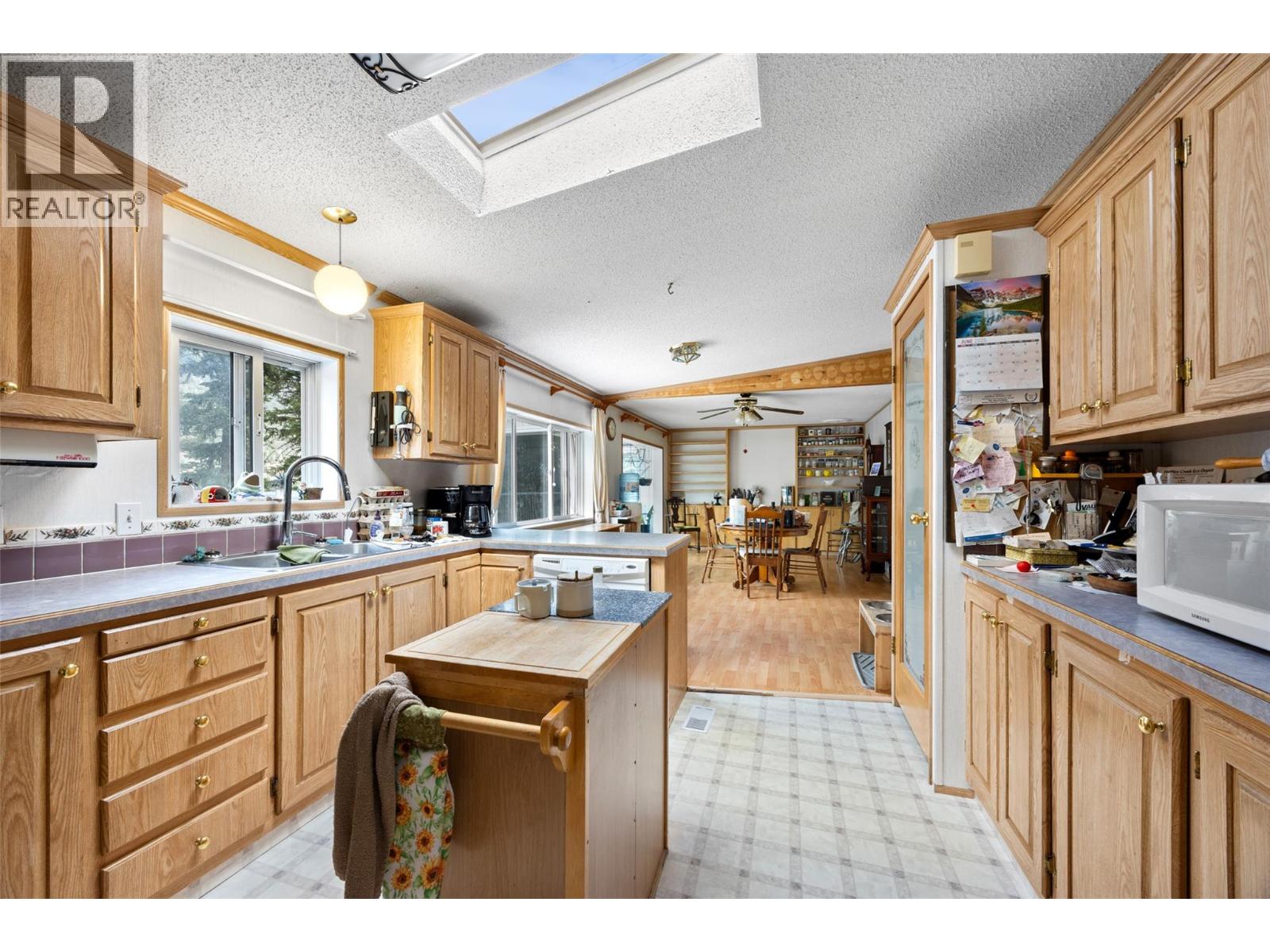1120 Yellowhead Highway S