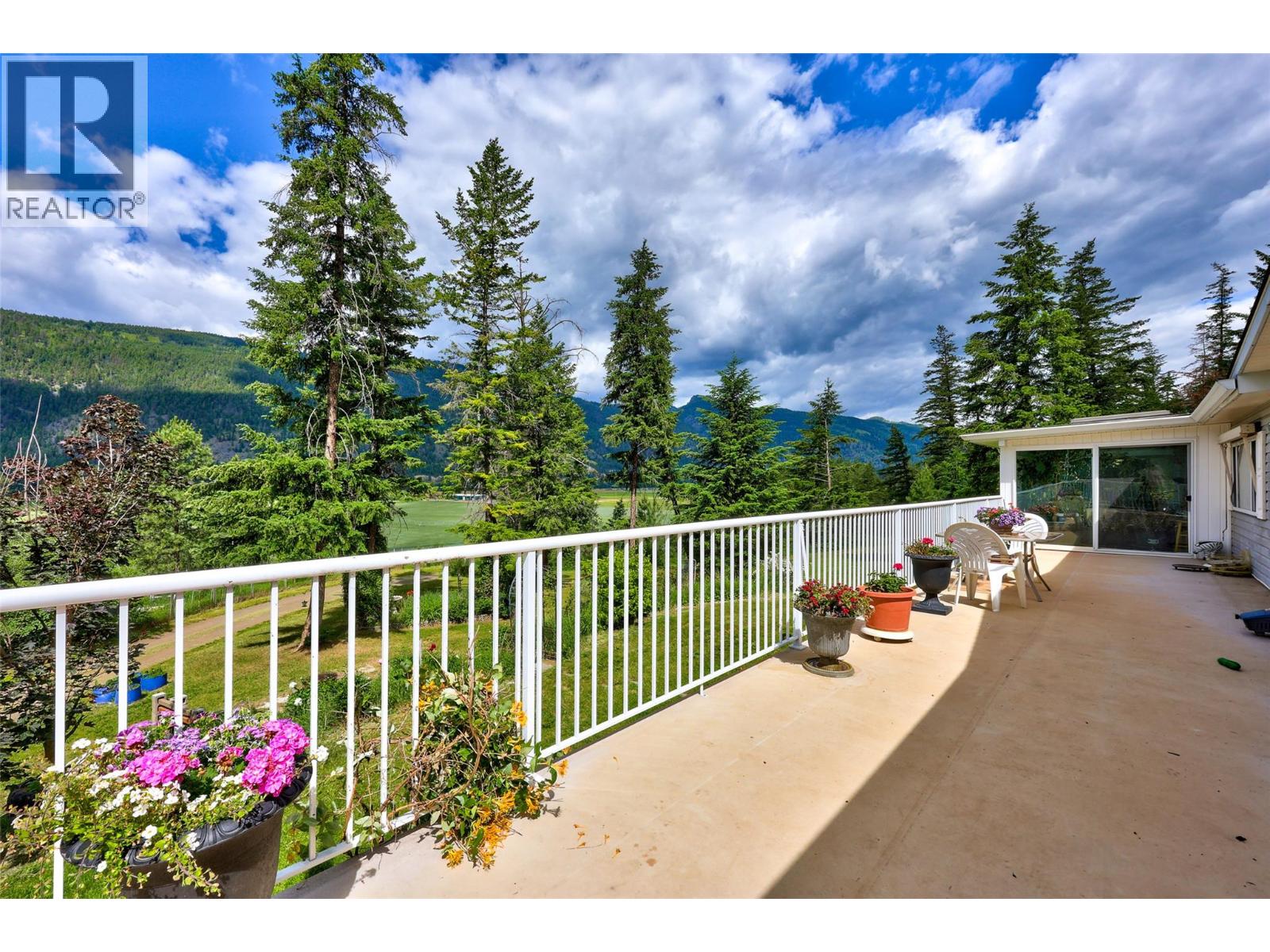 1120 Yellowhead Highway S