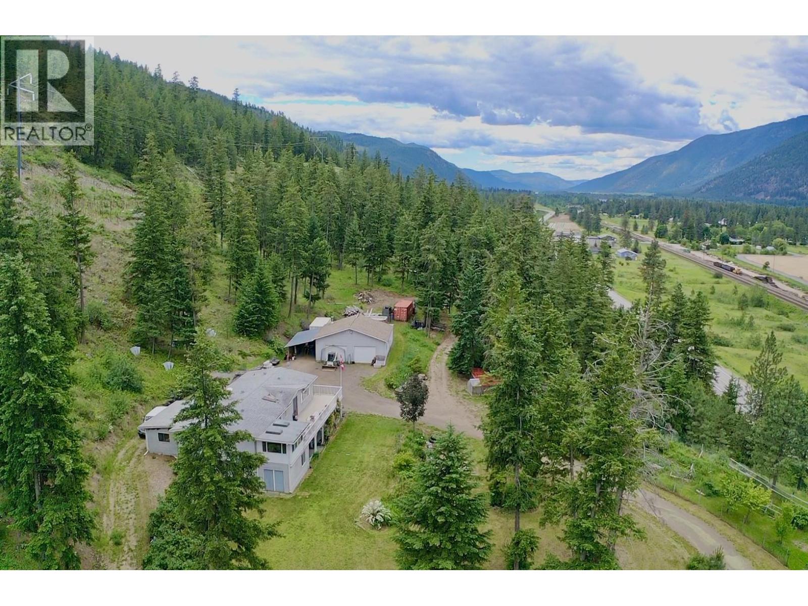 1120 Yellowhead Highway S