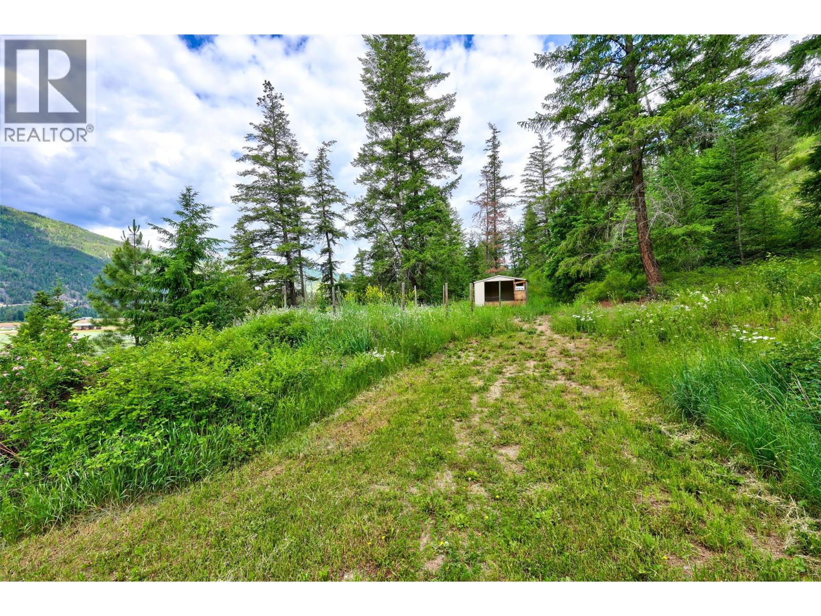 1120 Yellowhead Highway S