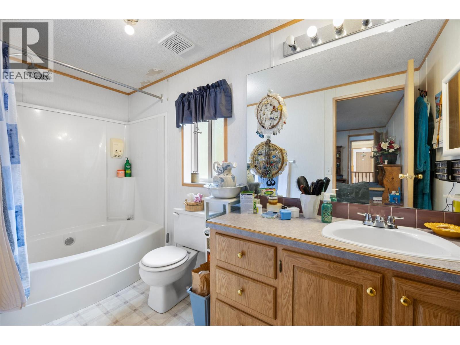 1120 Yellowhead Highway S
