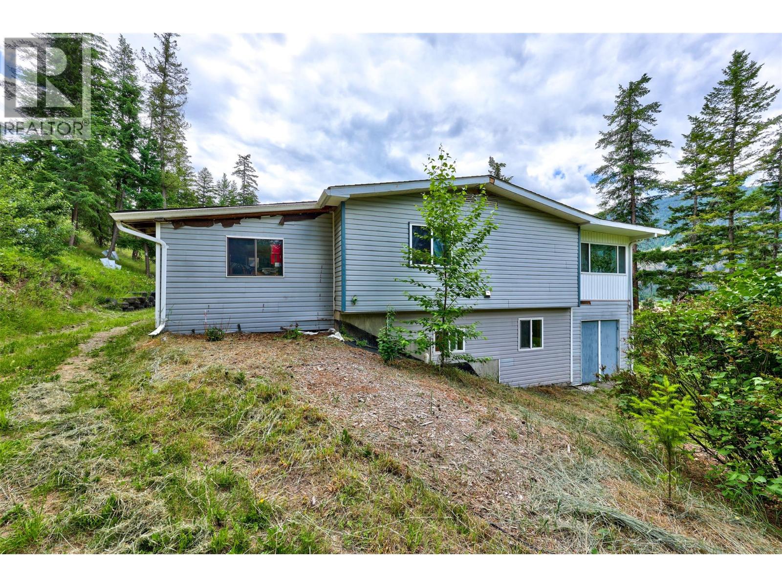 1120 Yellowhead Highway S