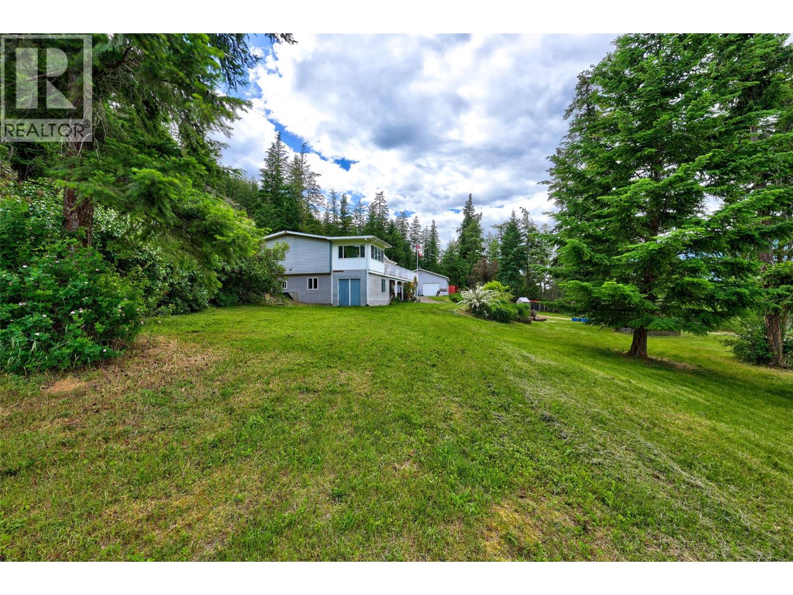 1120 Yellowhead Highway S