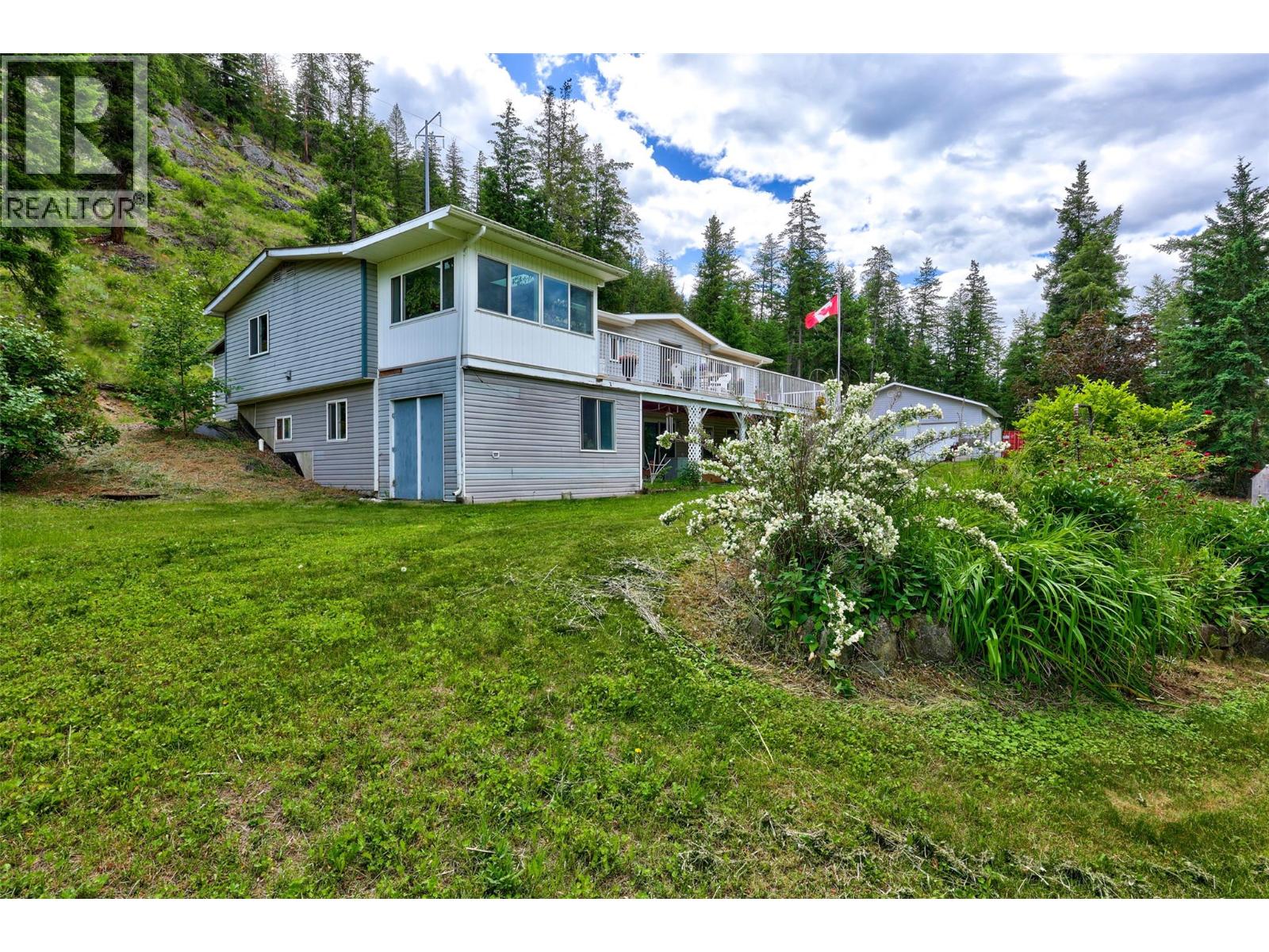 1120 Yellowhead Highway S