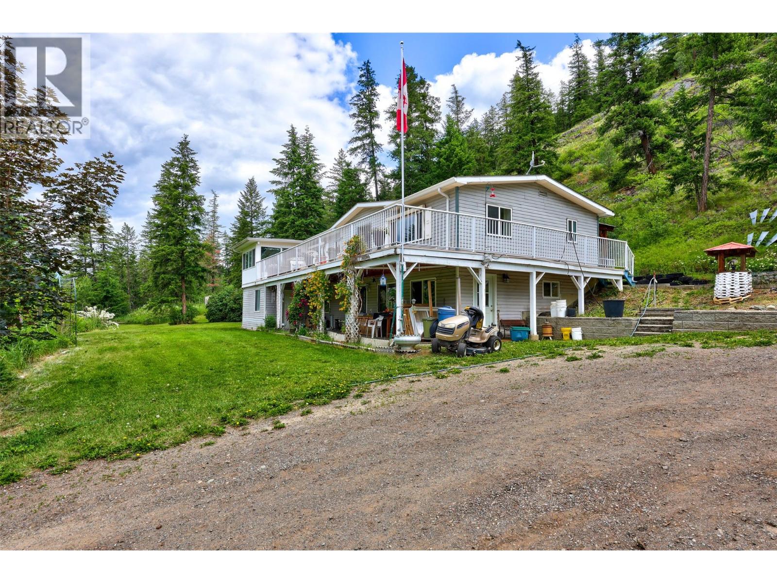 1120 Yellowhead Highway S