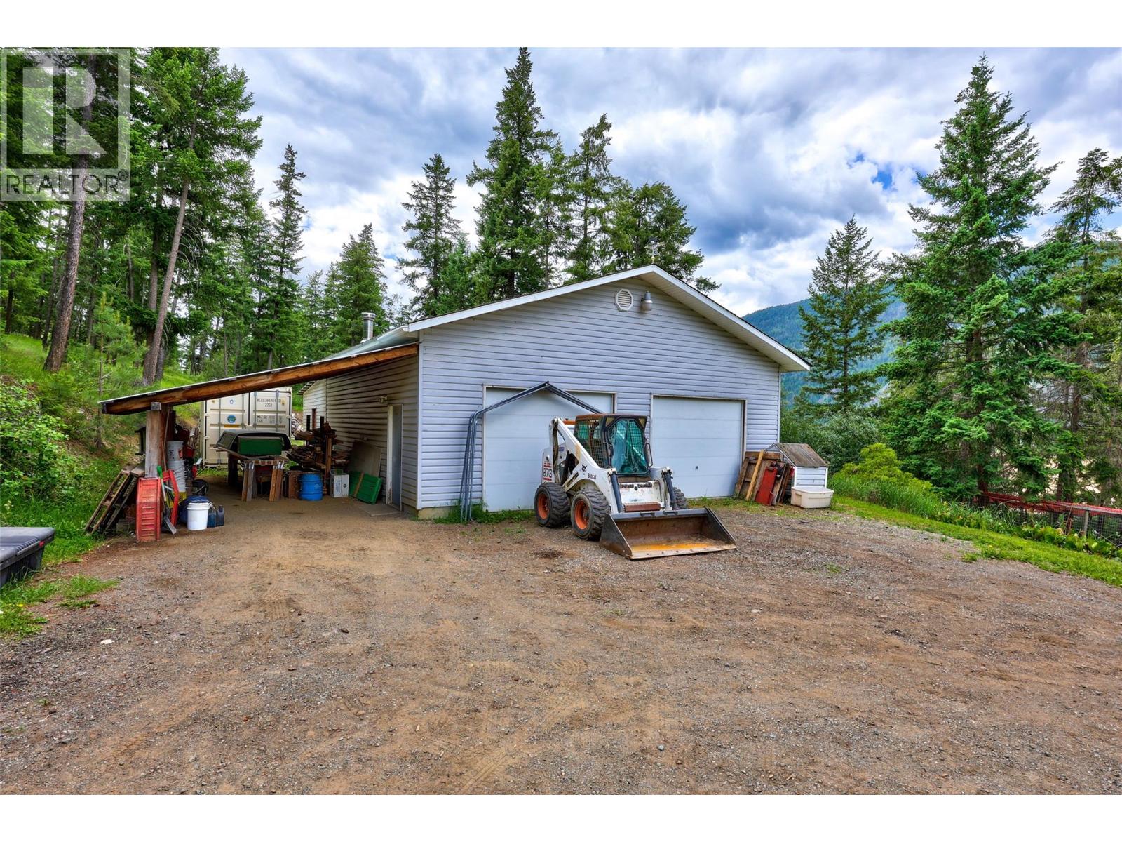 1120 Yellowhead Highway S