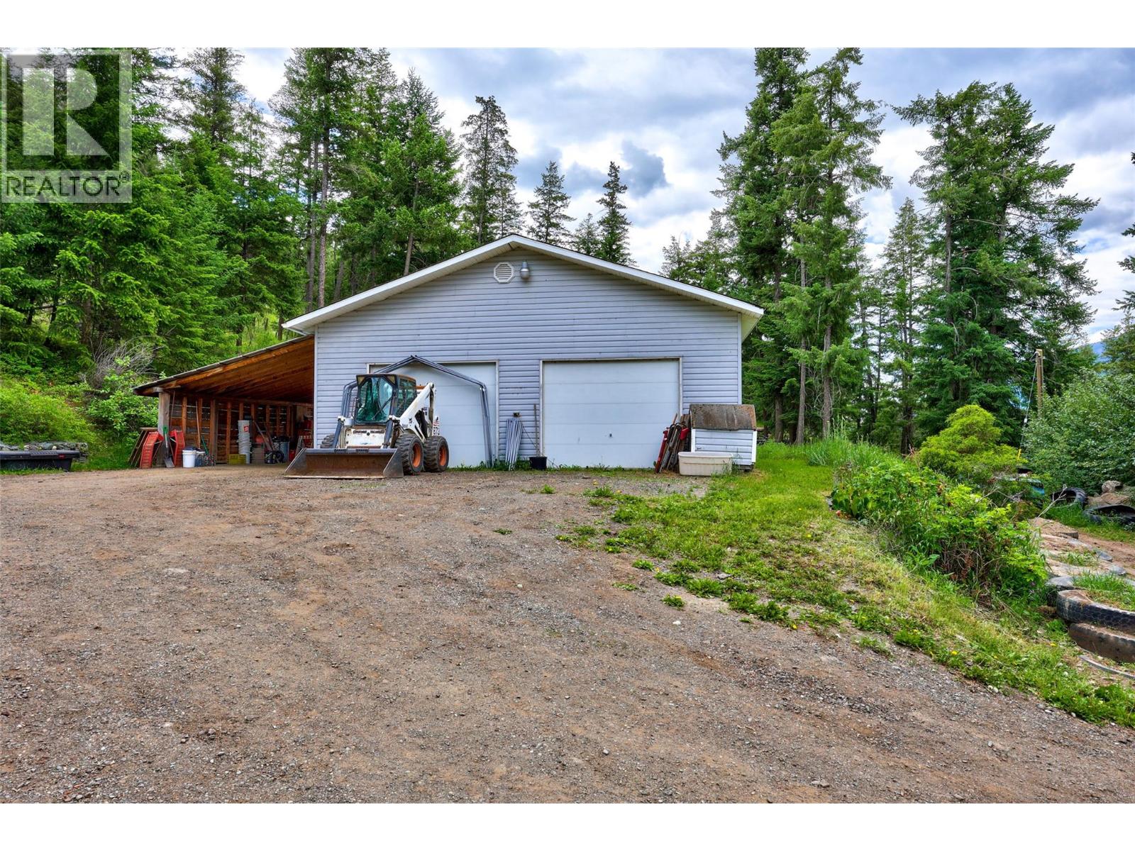 1120 Yellowhead Highway S